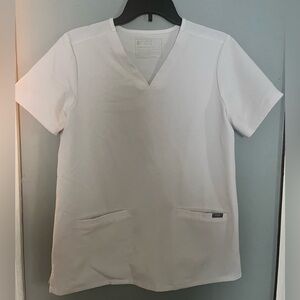 COPY - Figs casma three-pocket scrub top